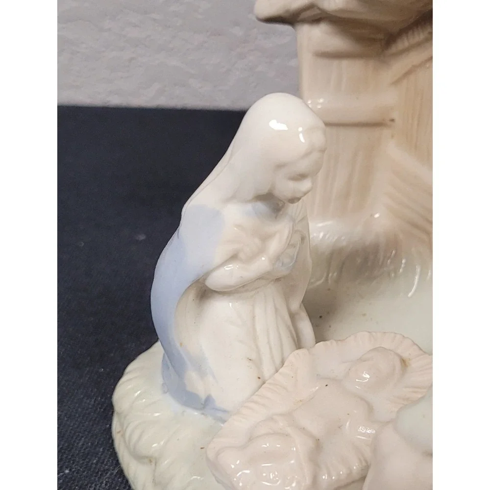Vintage 1980s/90s Giftco Inc. Single-piece Porcelain Nativity Scene Figurine